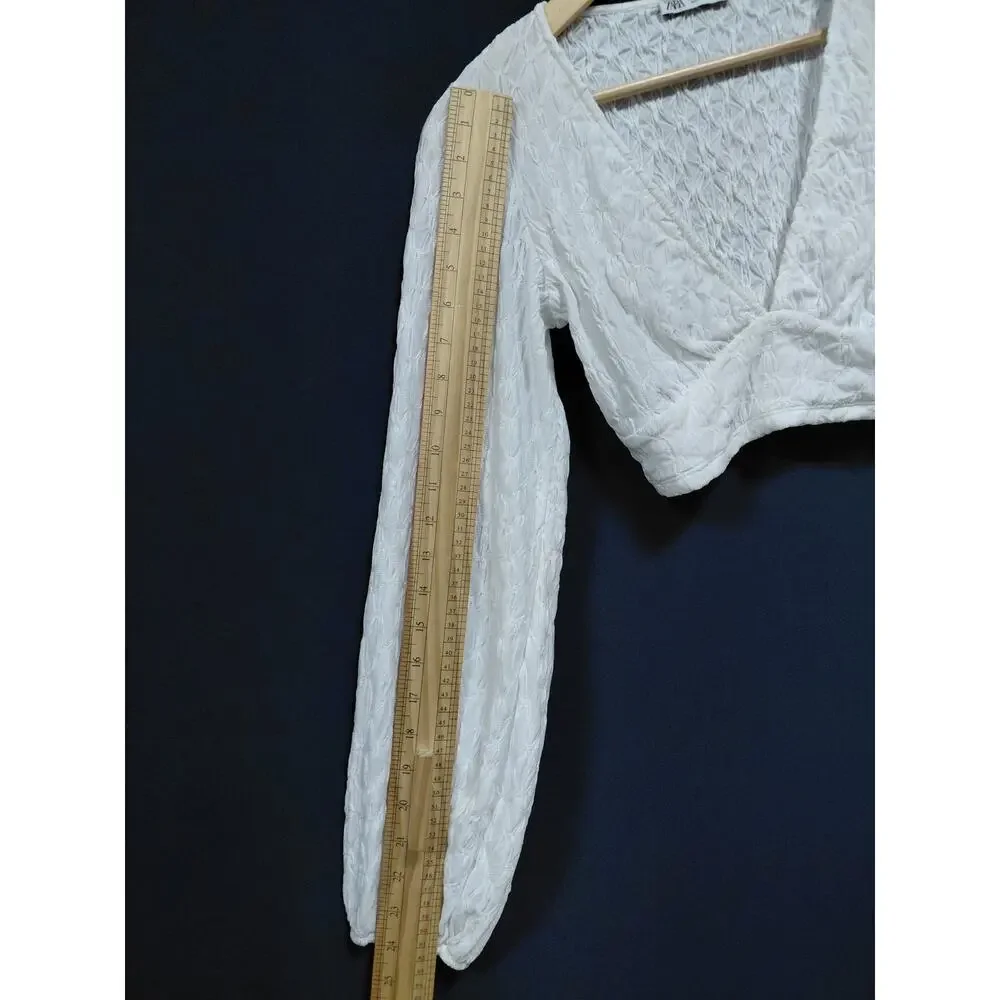 Zara White Smocked V-Neck Knit Lightweight Blouse Women Size S